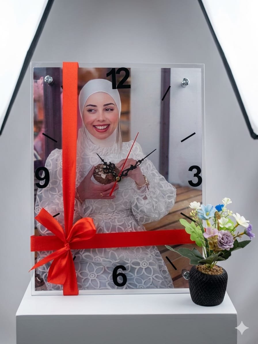 pic on clock - Image 2